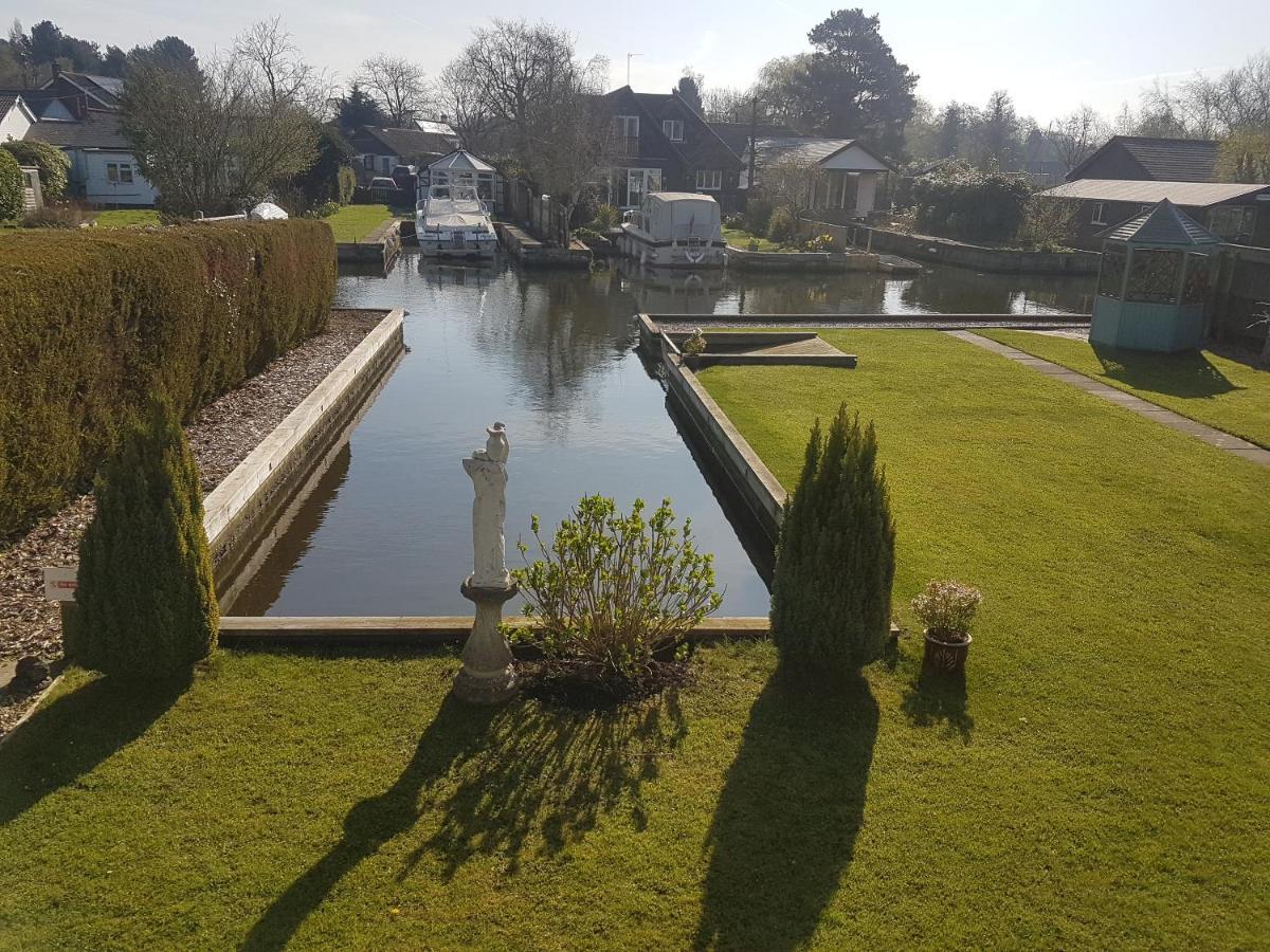 The Willows Wroxham Exterior foto